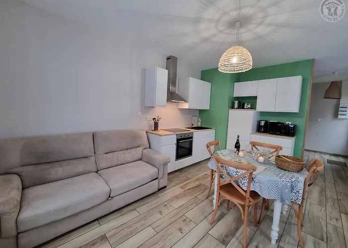 Holiday home Charmante Maison 50 M² Avec Terrasse Et Parking - Inclus, Proche Cambrai Et Activites Nautiques - Fr-1-510-202